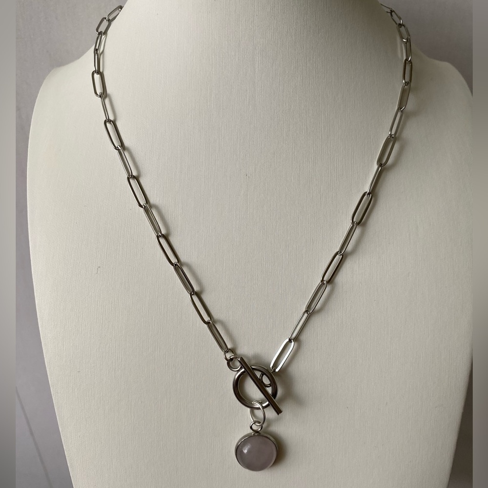 Rose quartz toggle necklace
